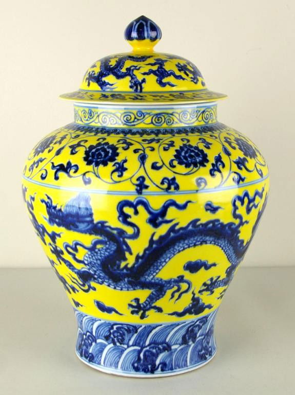 CHINESE BLUE AND YELLOW PORCELAIN GINGER JAR : Lot 141