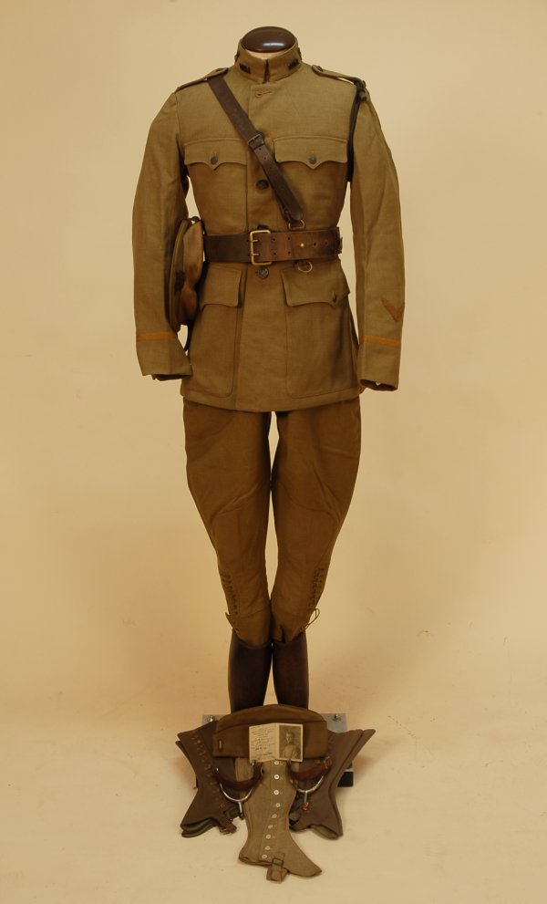 434: Wwi Medical Officer's Uniform, C. 1914. Very Compl : Lot 434