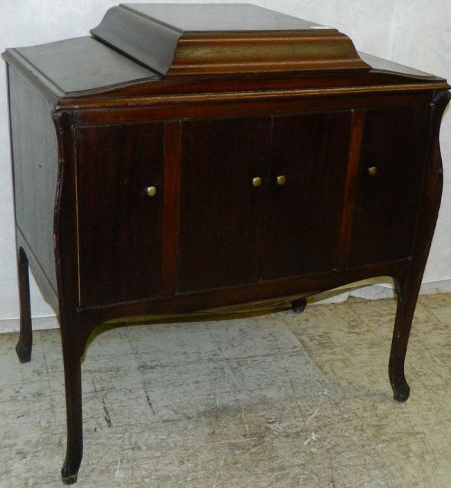 Victrola humpback console VV-260 in mah. : Lot 86