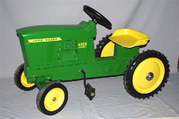 106: Ertl John Deere 4020 Pedal Tractor, : Lot 106