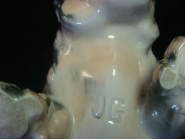 porcelain jaguar figurine