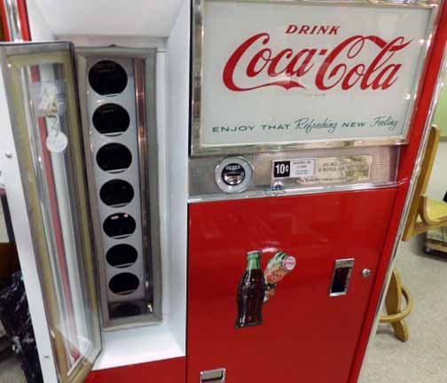 Vendo 65 Coke Machine, model H63B, has keys : Lot 87