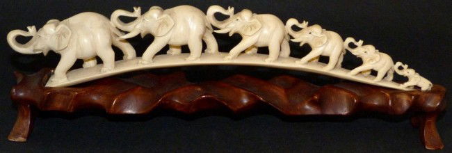 13: CHINESE IVORY ELEPHANT BRIDGE TUSK CARVING : Lot 13