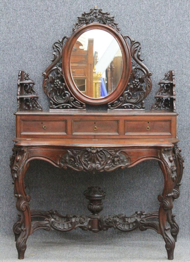 7050: AMERICAN ROCOCO MAHOGANY CARVED VANITY In The Ma : Lot 7050