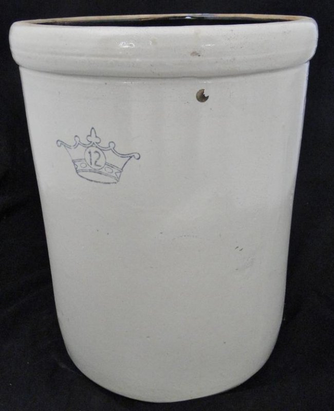 Crown Mark #12 stoneware crock in excellent condition. : Lot 134