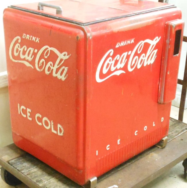 Vintage Westinghouse Standard Coca-Cola Cooler : Lot 374