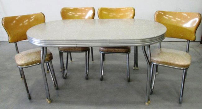 VINTAGE 1950'S CHROME & VINYL DINING ROOM SET : Lot 167