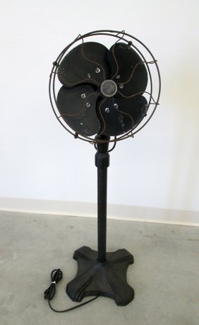 ANTIQUE OSCILLATING EMERSON PEDESTAL FAN : Lot 137