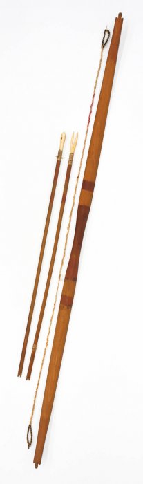 Old Eskimo Painted Wood Bow & Arrow Set. Native bow has : Lot 271