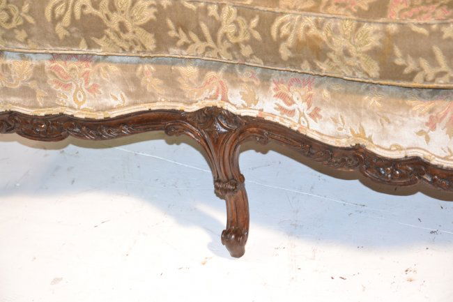 Victorian Medallion Back Sofa With Carved : Lot 239