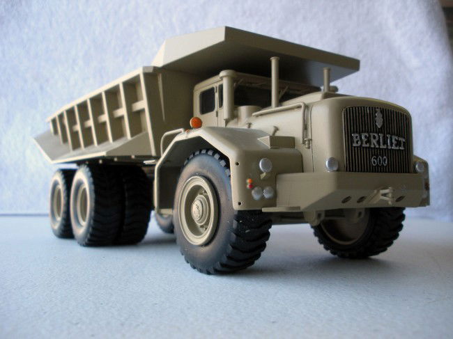 13: Berliet 600 Dump Truck : Lot 13