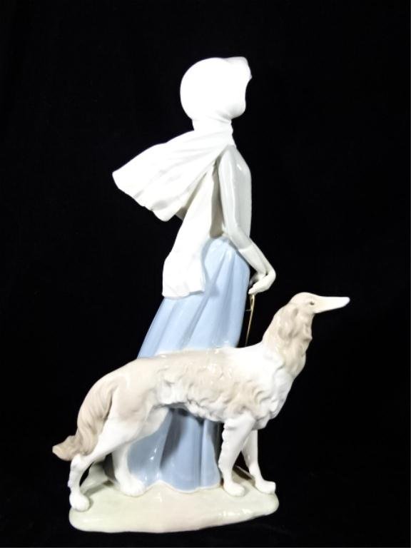 RETIRED LLADRO PORCELAIN FIGURINE "LADY WITH GREYHOUND" Lot 30