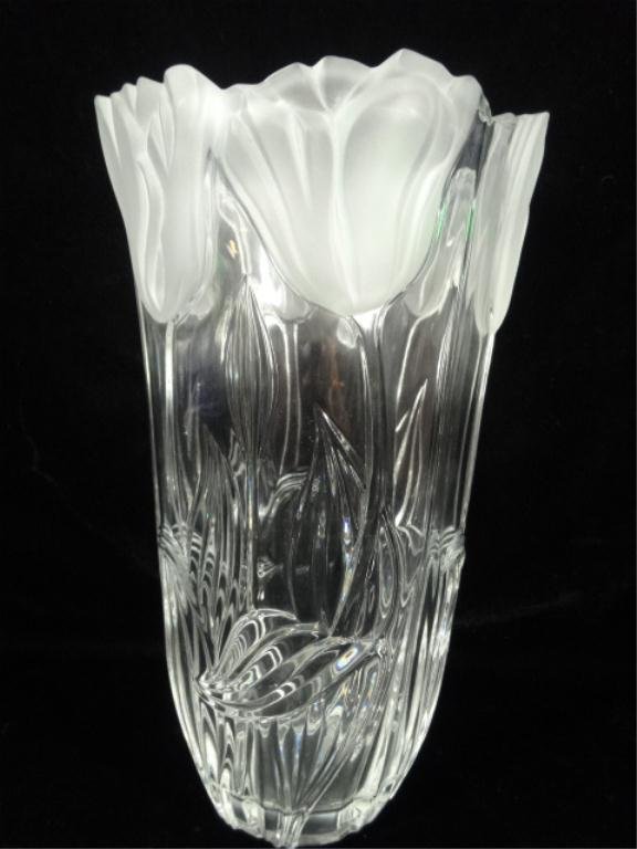 BLOCK CRYSTAL VASE, TULIP DESIGN, APPROX 11.5"H Lot 6