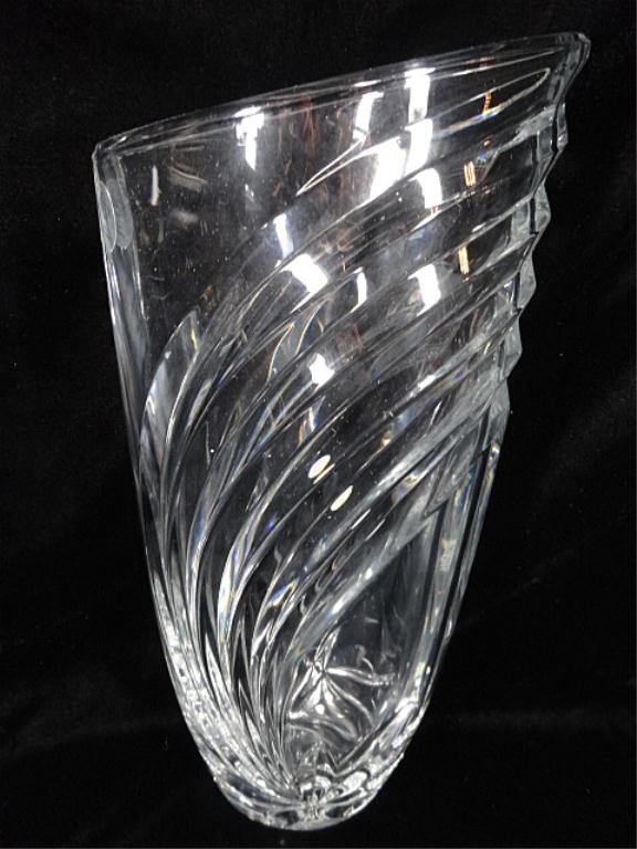 TALL LENOX CRYSTAL VASE, ASYMMETRICAL TOP, 13"H SKU539 Lot 186
