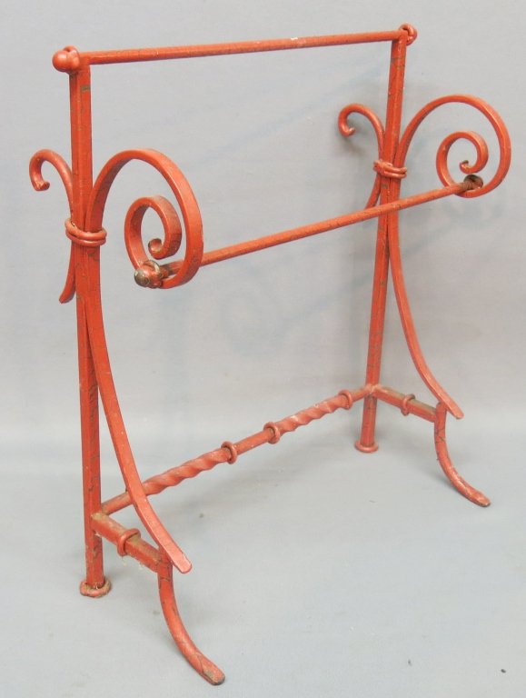 SMALL RED PAINTED WROUGHT IRON QUILT/TOWEL RACK Lot 204