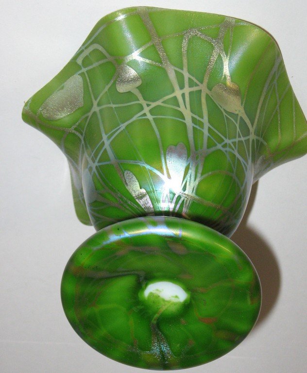 Steuben green Aurene glass vase : Lot 199