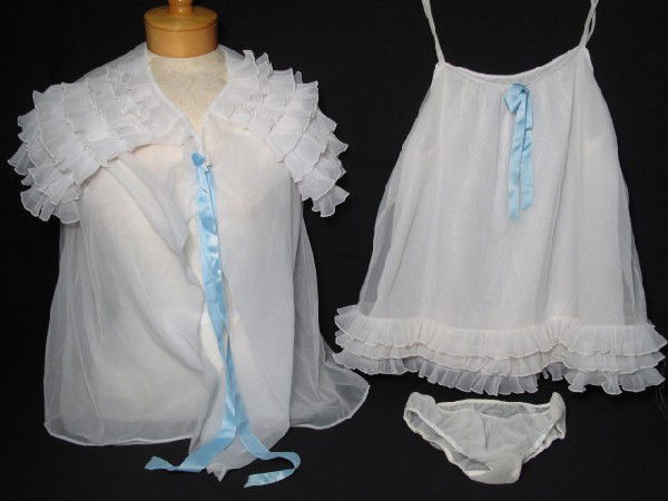 144: VINTAGE 1950S LADIES BABY DOLL PEIGNOIR PAJAMAS 3P : Lot 144