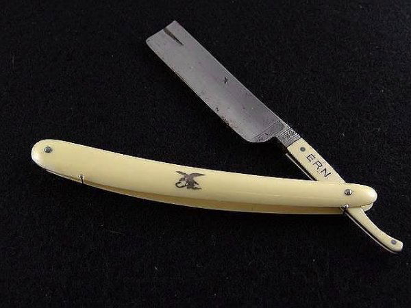 2000: ANTIQUE STRAIGHT RAZOR INLAID EAGLE & SNAKE : Lot 2000