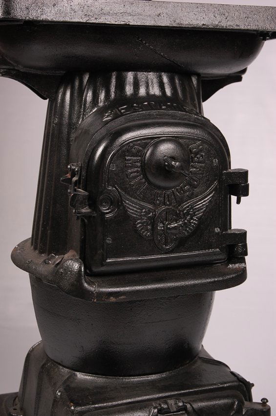 RAILROAD DEPOT STOVE BY PAXTON MITCHELL CIRCA 1905 Lot 407