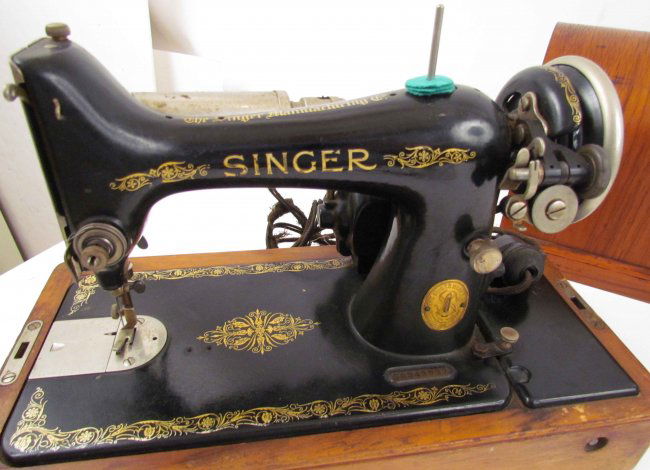 Vintage Portable Singer Sewing Machine # GO343937 : Lot 729