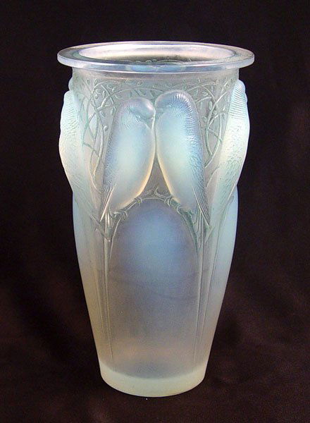 1001: R. LALIQUE CEYLAN OPALESCENT ART GLASS VASE : Lot 1001