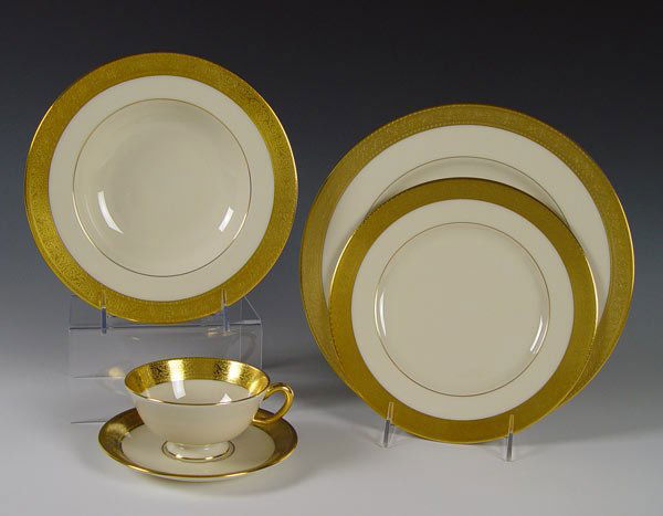 264: 56 pc GOLD RIM LENOX WESTCHESTER CHINA : Lot 264