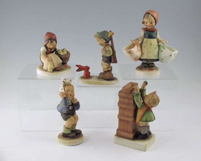 553 HUMMEL FIGURINES 5 FULL BEE MARKS Lot 553