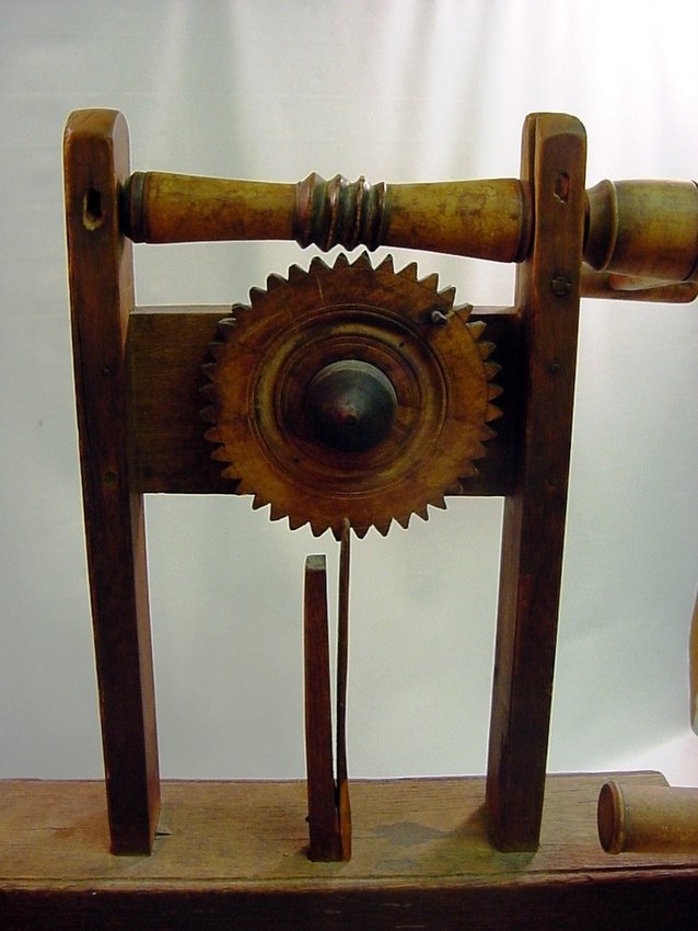 Antique Wood Spinning Wheel Spinner's Weasel Lot 331