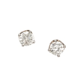DIAMOND STUD EARRINGS