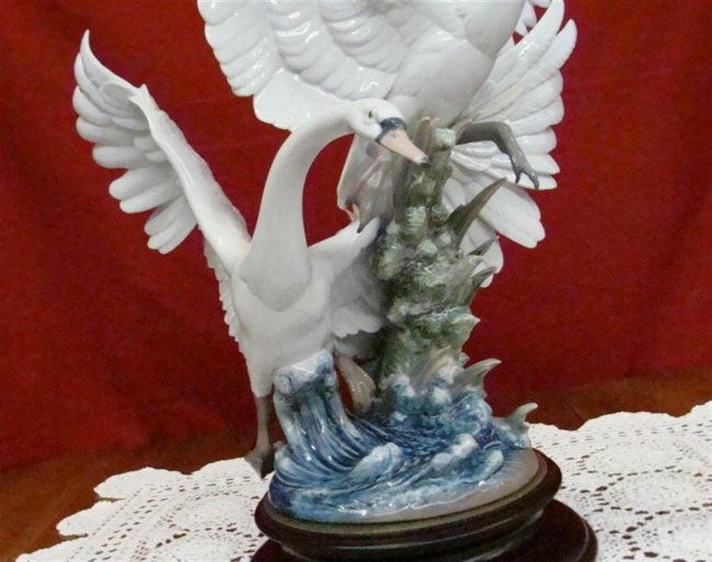 Lladro Figurine "Swans Take Flight" 5912. Large Lot 353