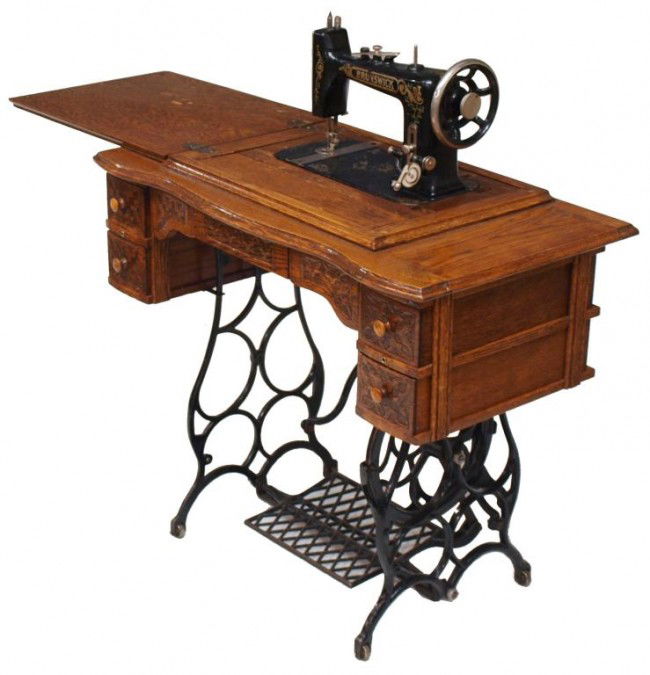 351 ANTIQUE BRUNSWICK OAK TREADLE SEWING MACHINE Lot 351