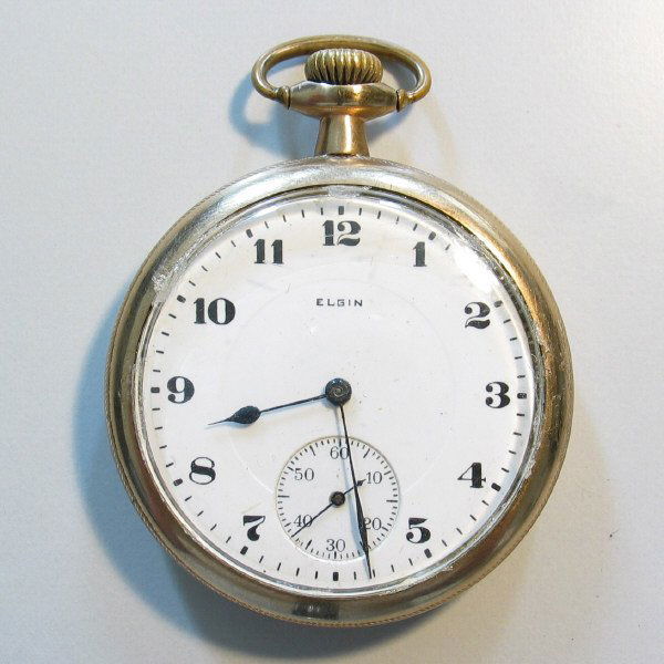 4220: Elgin 17 Jewel Pocket Watch in B&B Royal Case