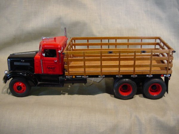 3080: Franklin Mint 1/32 Scale 1939 Peterbilt Truck : Lot 3080