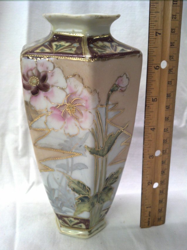Hand painted imperial NIPPON vase Lot 24