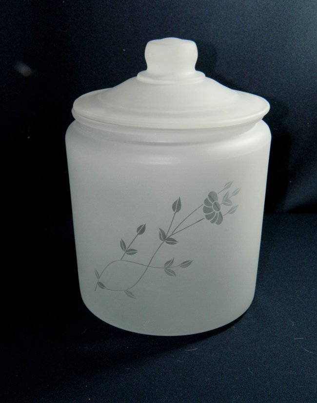 PRINCESS HOUSE FROSTED ETCHED HERITAGE COOKIE JAR XR Lot 202