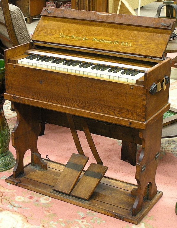 2245 Oak traveling pump organ Estey Vermont Lot 2245