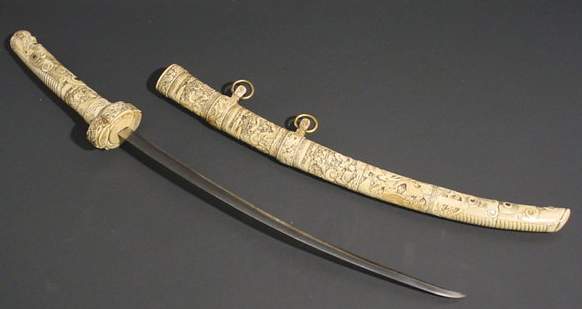 680A: JAPANESE SWORD (KATANA) WITH CARVED IVORY HANDLE : Lot 680A