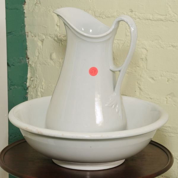1054 Wash bowl and pitcher set, Royal Patent Stoneware Lot 1054
