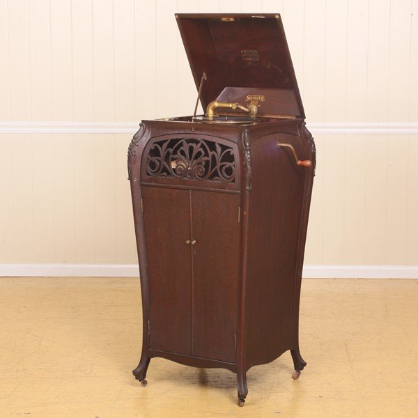 31 Early 1900 floor model record player, "The Sonora N Lot 31