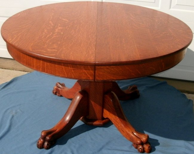 Antique Round Tiger Oak Dining table Lion Paw Feet Lot 99