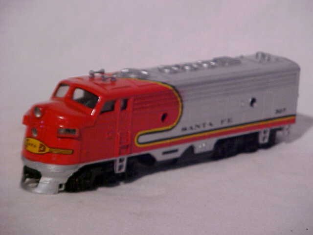 162: Bachmann "Santa Fe 307" model train engine : Lot 162