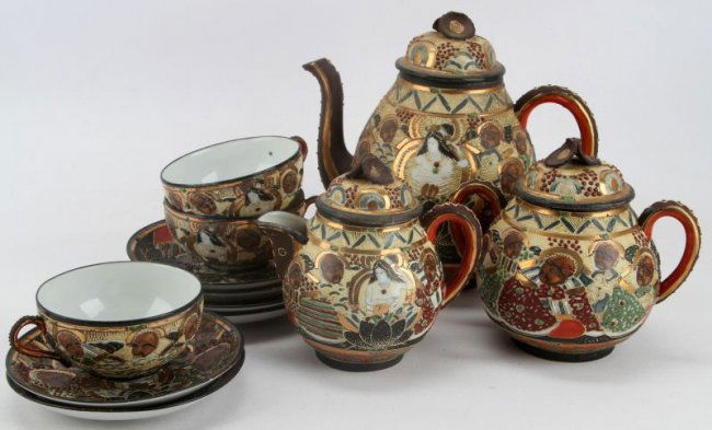 ANTIQUE HAND-MADE JAPANESE SATSUMA TEA SET : Lot 1016