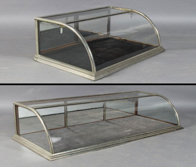 554 TWO ANTIQUE COUNTER TOP DISPLAY CASES C.1900 Lot 554