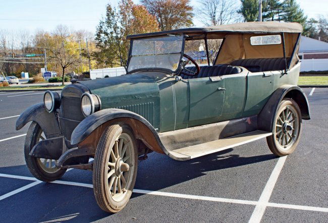 1922 Reo 7 passenger touring car, generally very good : Lot 12681B