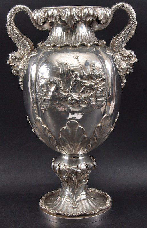 A LARGE VICTORIAN TWO HANDLED URN SHAPED VASE with rich Lot 1915