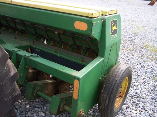 132 John Deere 1500 8 3pt Power Seeder Drill 8 Sp Lot 132 9371