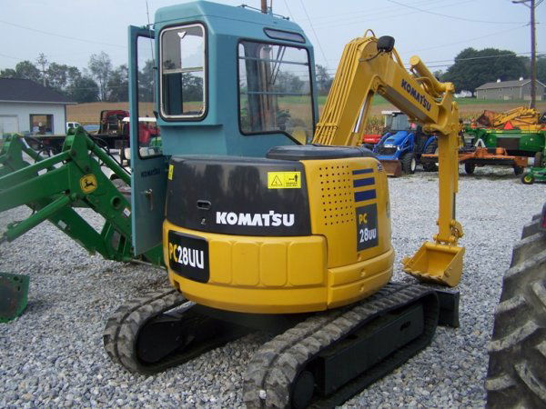 238 Komatsu Pc28uu Mini Excavator With 0 Tail Swing Lot 238