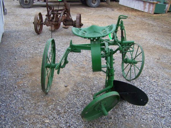 6: Antique John Deere 1 Bottom Ride on Plow : Lot 6