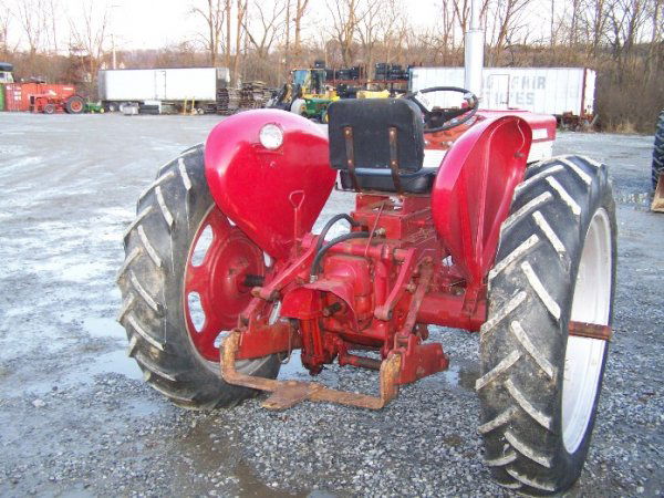 2303A: International Farmall 240 Narrow Front Tractor : Lot 2303A