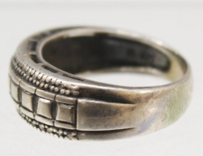 Silver diamond ring 825